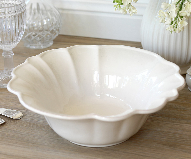 Tableware available online ships Australia wide.