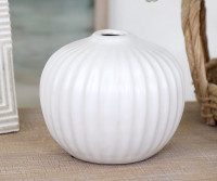 Sidcup Fluted White Bud Vase - Round
