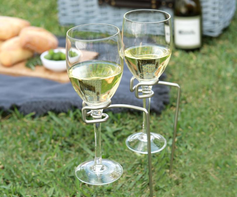 Picnic baskets rugs and outdoor entertaining. Quality products