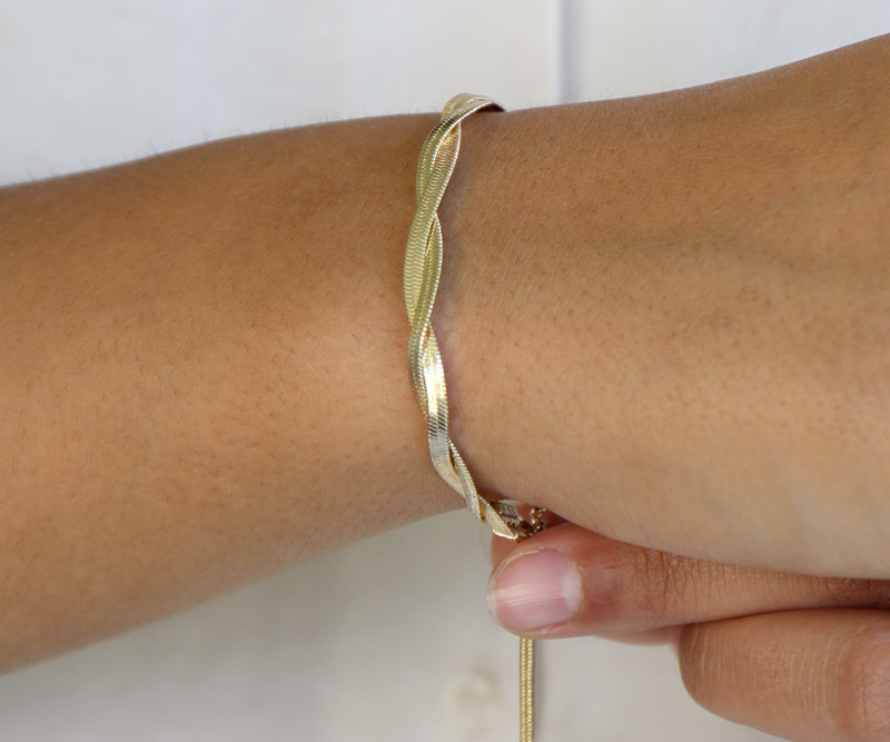 Zoya Gold Twist Snake Chain Bracelet