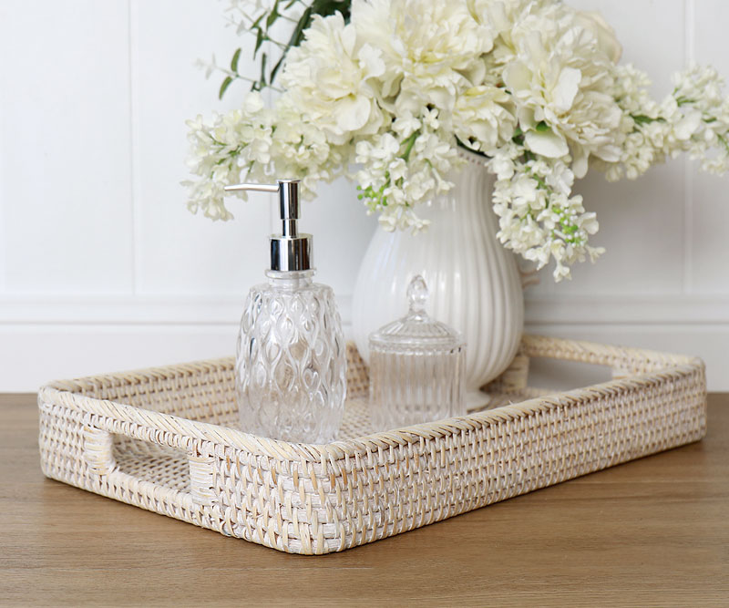 Beautiful bathroom accessories available online