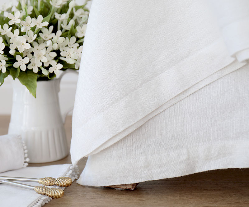300cm White Linen Tablecloth - 8-10 Seater