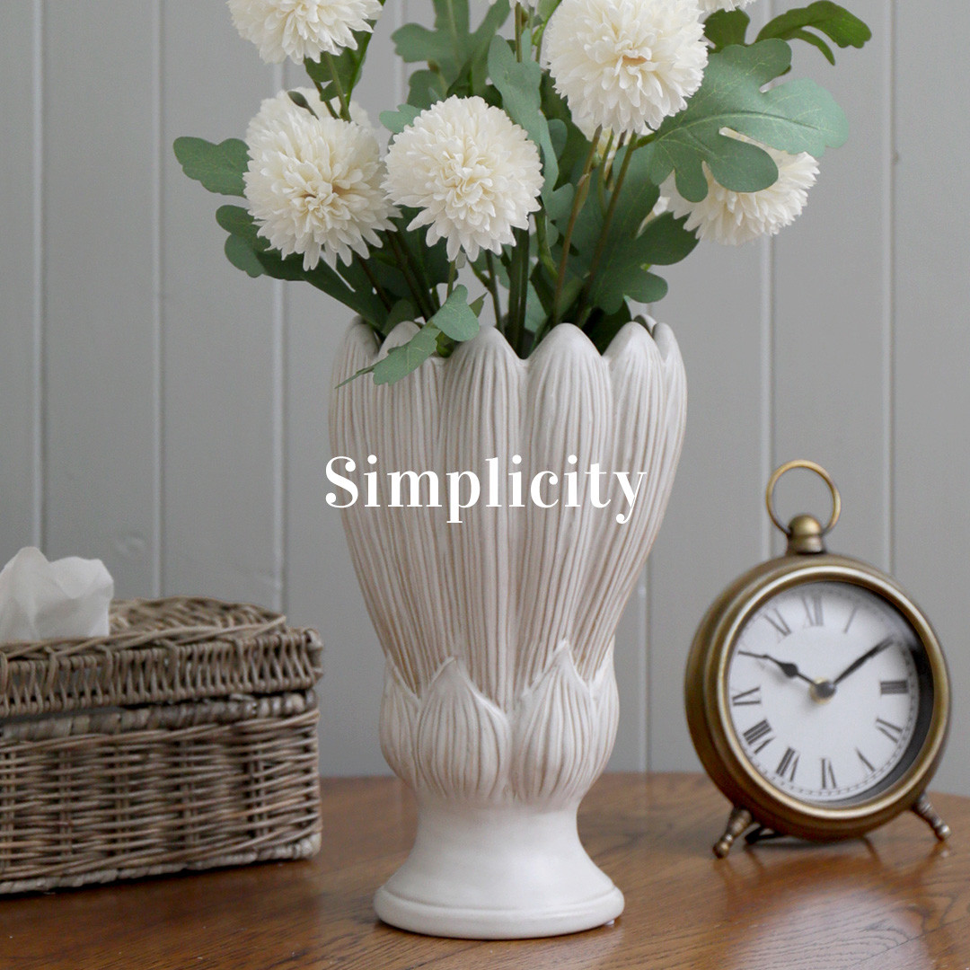 How to Style Vases Around Your Home