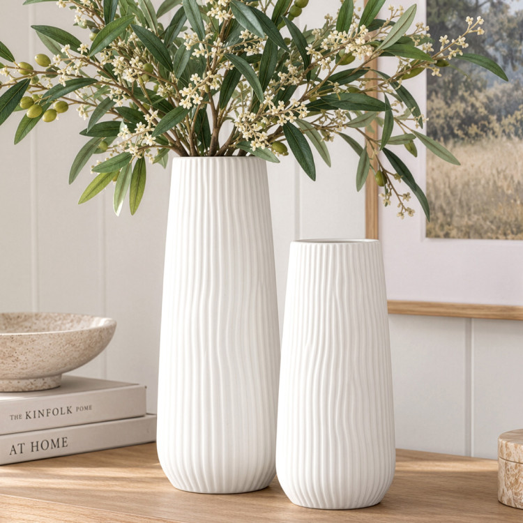 How to Style Vases Around Your Home