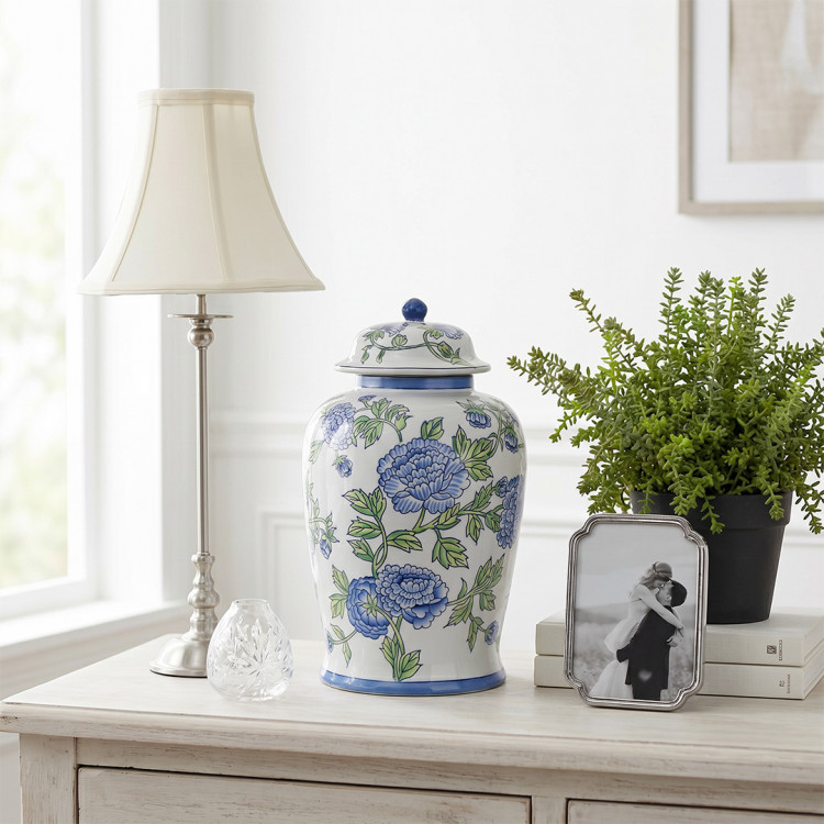 Frame Your Memories: Adding Hamptons Style Photo Frames to Your Decor