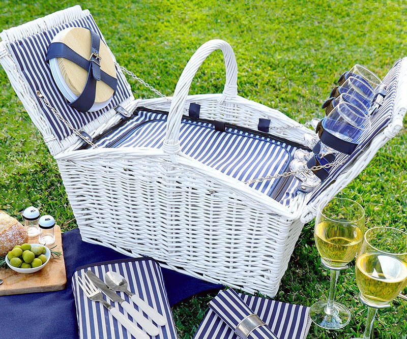 Hampton 4 Person Picnic Basket Navy & White