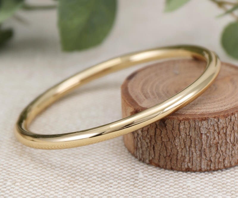 Classic Gold Bangle - 7cm