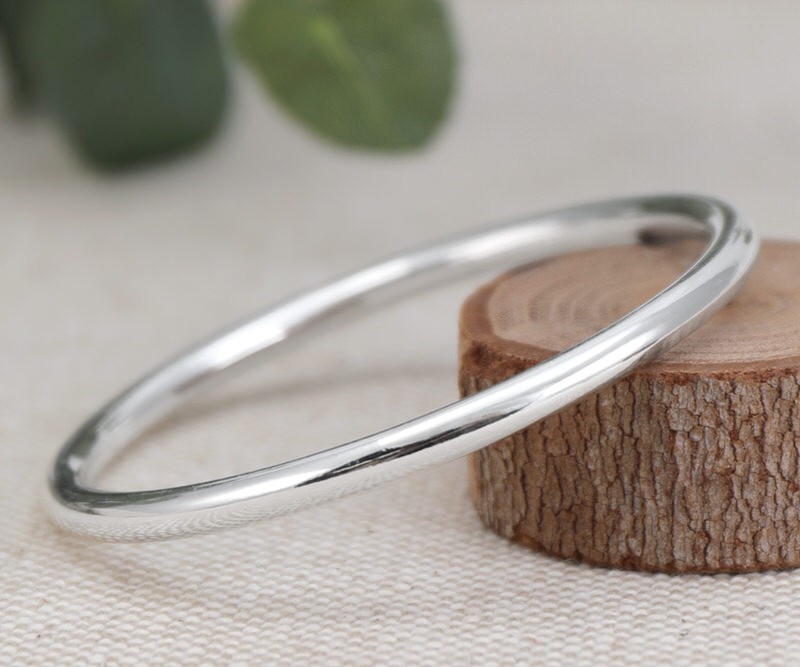 Classic Silver Bangle - 7cm