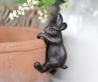 Hazel the Rabbit Pot Hanger - Brown