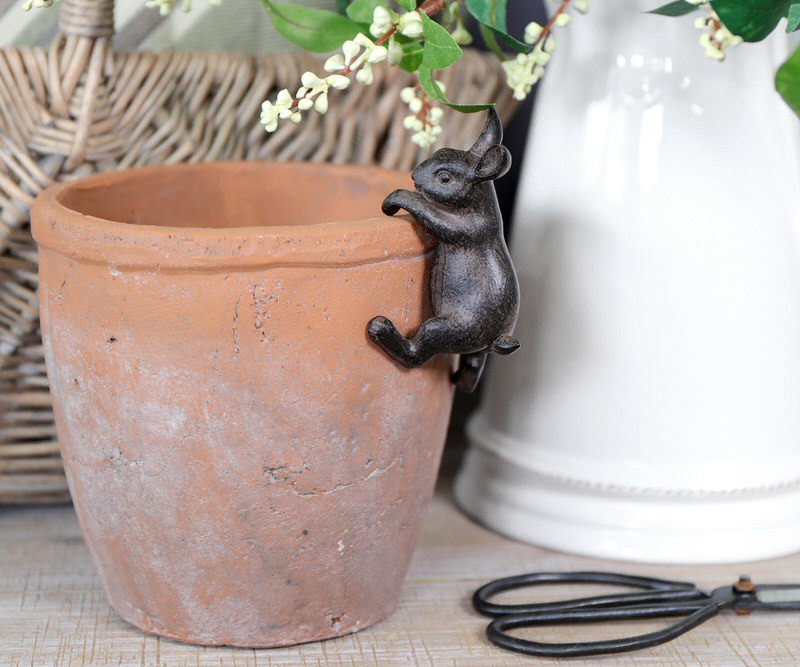 Hazel the Rabbit Pot Hanger - Brown