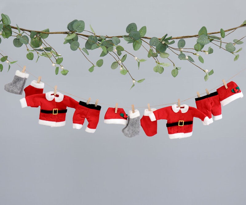 Santa's Clothesline Christmas Garland - 190cm
