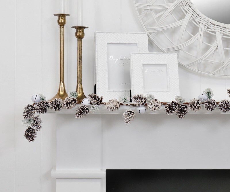 White Pine & Bell Garland - 135cm