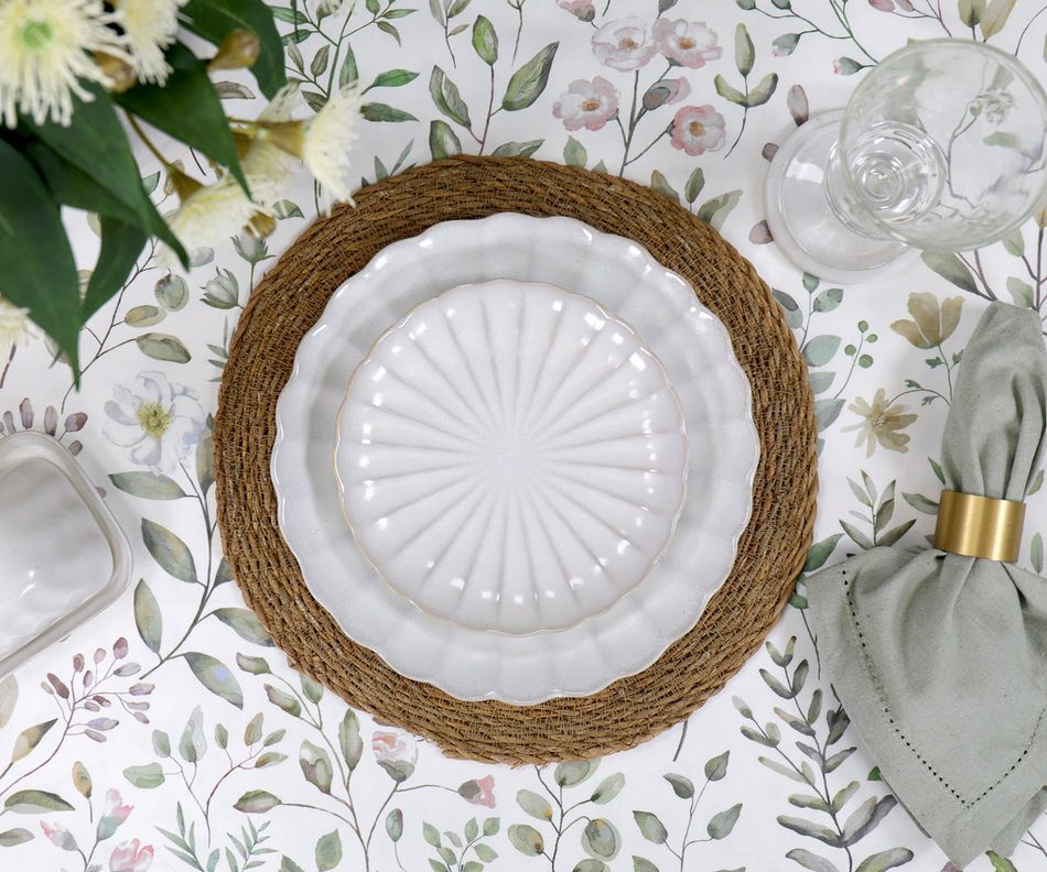 180cm Primavera Wipe-Clean Round Tablecloth