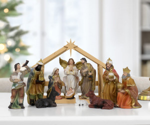 Traditional Christmas Nativity Set