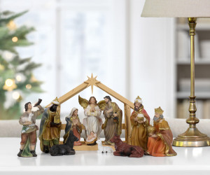 Traditional Christmas Nativity Set