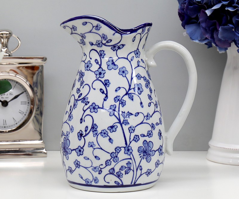 Beautiful vases available online. homewares & home decor.