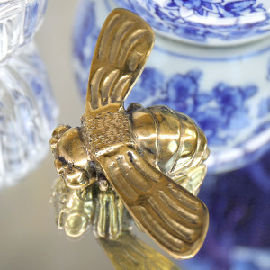 Brass Honey Bee - Medium, shown as a standalone product for clear identification