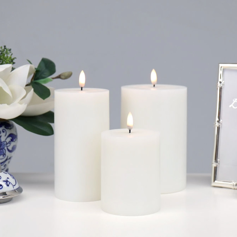10cm White Uyuni Flameless Candle - 8cm Wide, a decorative piece for displaying candlelight