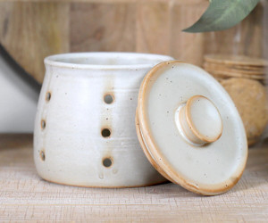 Ashbury Ceramic Garlic Vault