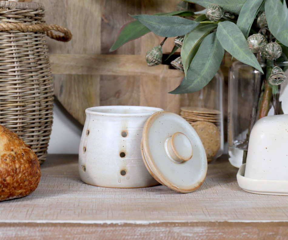 Ashbury Ceramic Garlic Vault