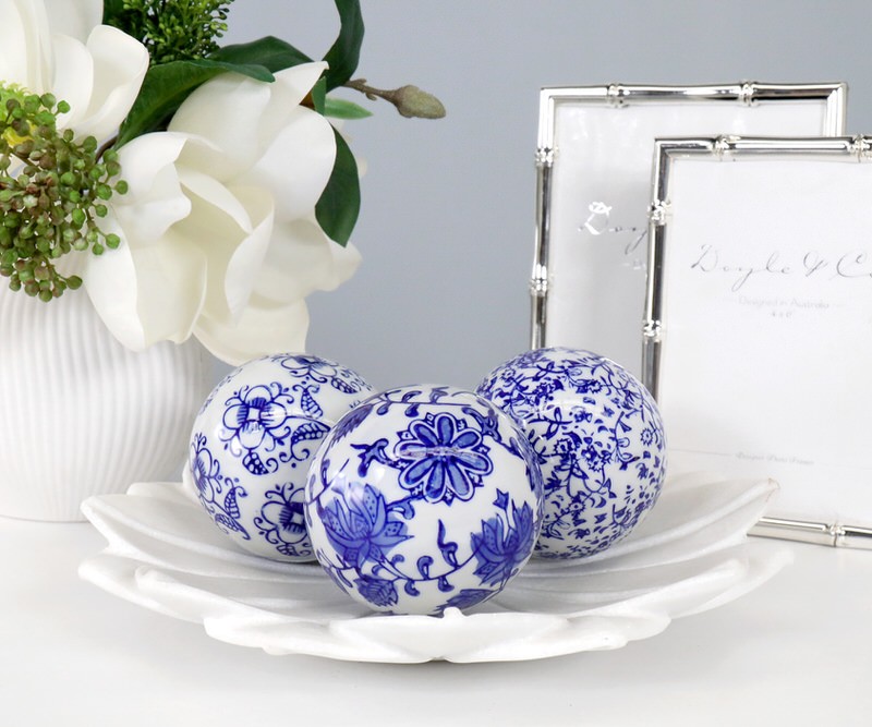 Peony Set 3 Blue & White Ceramic Balls Small