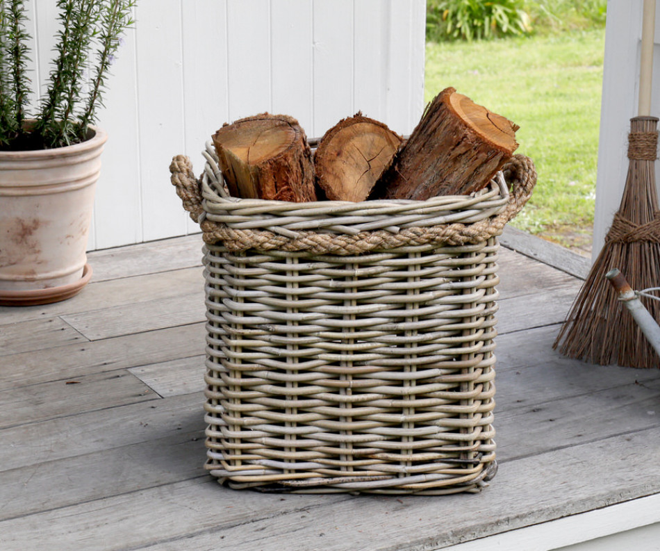 Medium Flintwood Square Rattan Basket