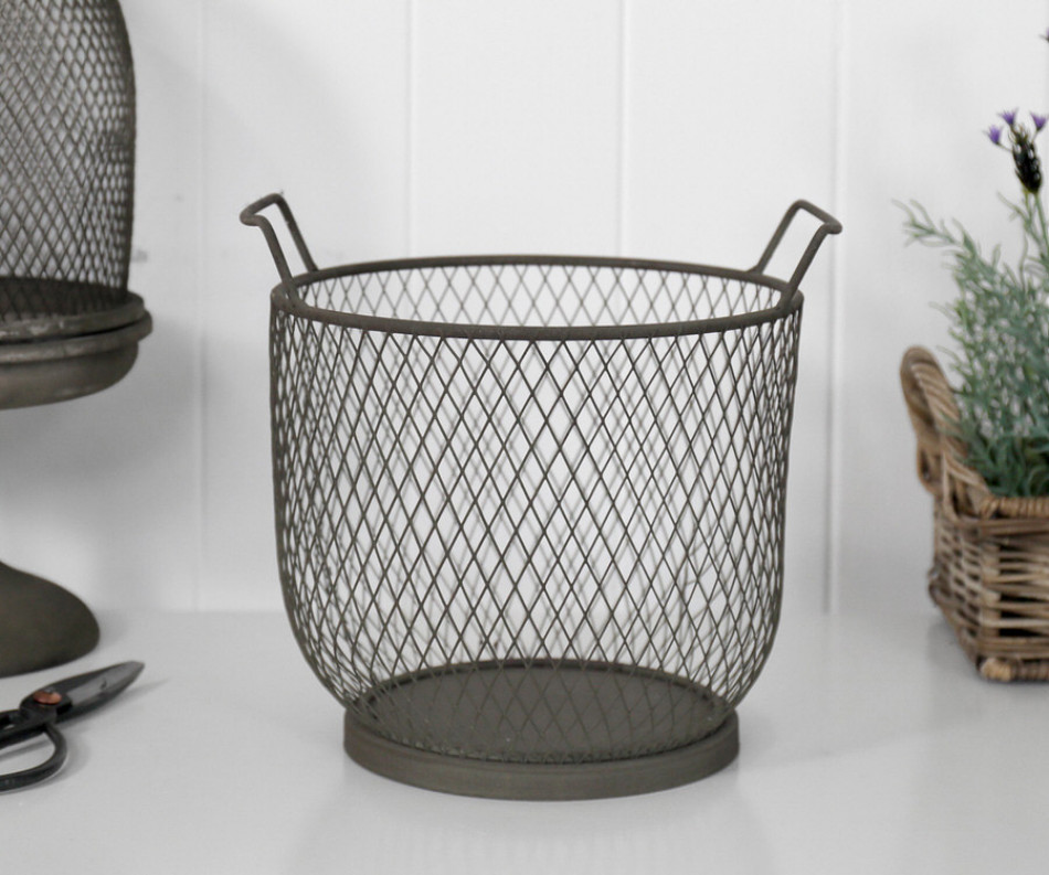 Small Rocco Wire Mesh Basket