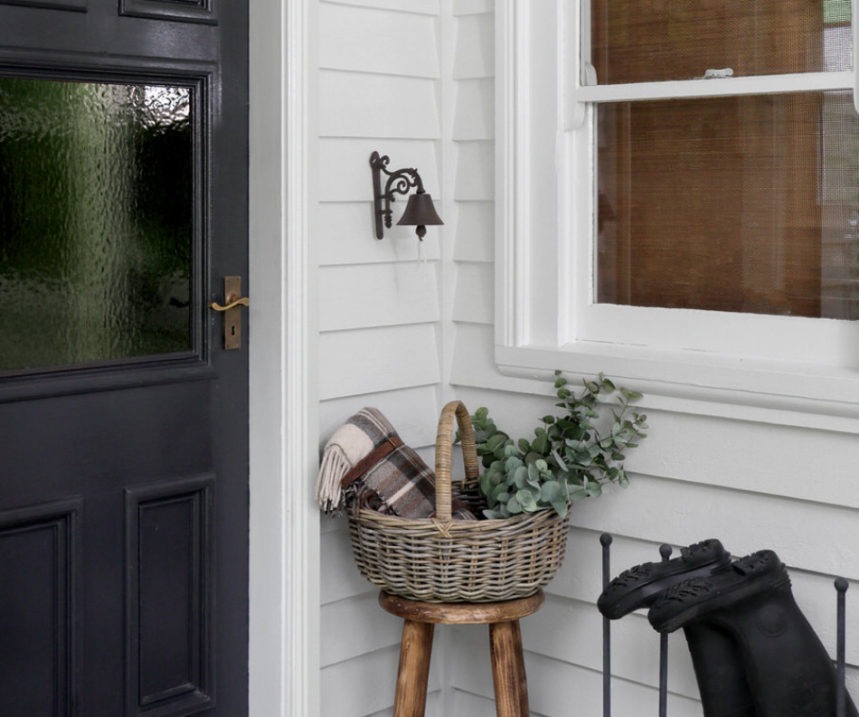 Hampstead Vintage Wall Bell - Cast Iron Doorbell