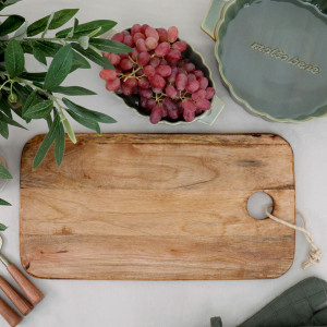 Medway Mango Wood Bread Board, decorative home accessory