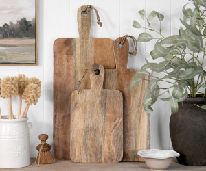 Medium Portsea Mango Wood Cheese Board / Bread Board