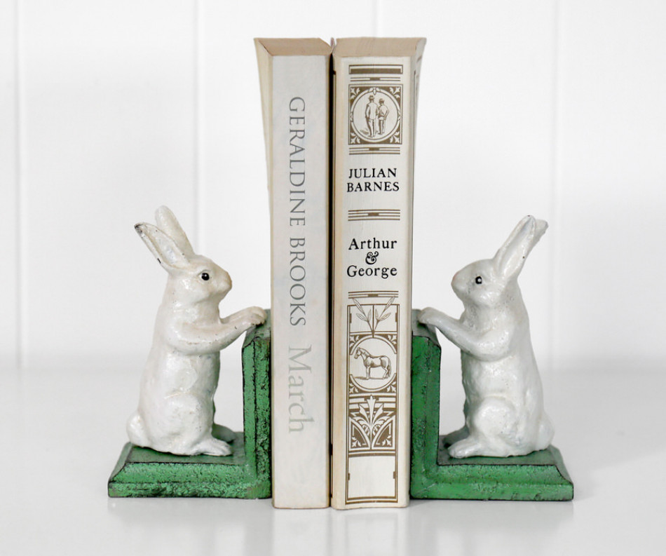 Set 2 Vintage Bunny Bookends