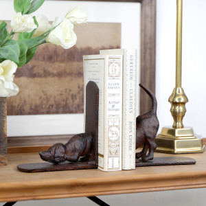 Set 2 Tracker Hound Dog Bookends, a functional household accessory for display or organisation