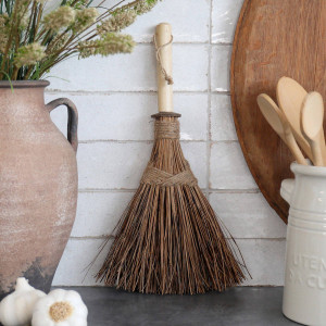 Ivy Lane Mini Traditional Straw Broom