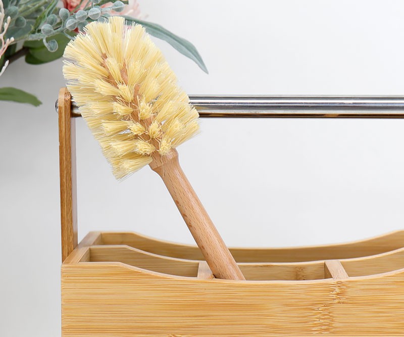 Kitchen brushes and cleaning