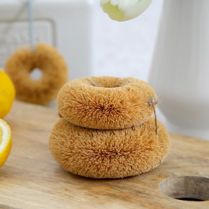 Set 2 ZerO Natural Dish Scourers, a tabletop piece for serving or decorative display