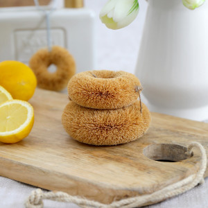 Set 2 ZerO Natural Dish Scourers, designed for practical dining use with an ornamental presentation