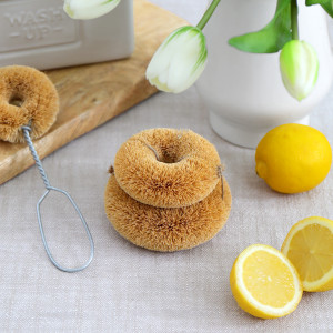 Set 2 ZerO Natural Dish Scourers, a tabletop piece suited to serving food or creating a decorative display