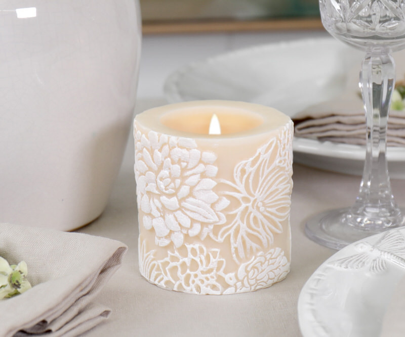 Small Chrysanthemum Handpainted Ivory Candle - 7.5cm