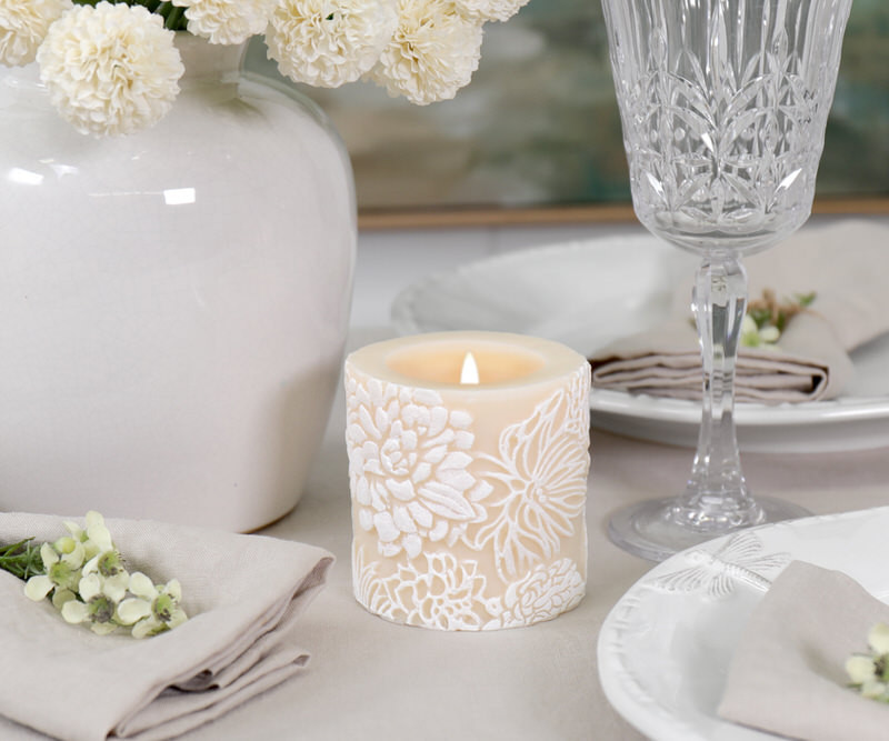 Small Chrysanthemum Handpainted Ivory Candle - 7.5cm