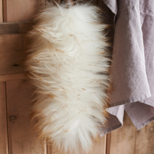 Lambswool Duster Deluxe - 60cm, designed to assist with everyday dusting, sweeping or surface cleaning