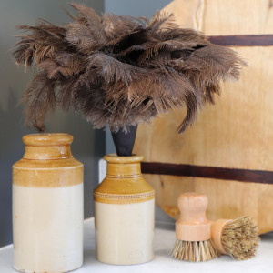 Ostrich Feather Duster 35cm, a practical household cleaning accessory