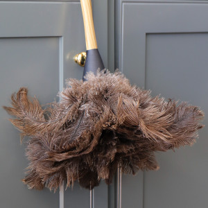 Ostrich Feather Duster 35cm, a practical cleaning tool for regular household care