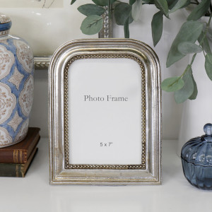 Giselle Silver Arch Photo Frame - 5x7", designed to display a favourite photograph or small artwork
