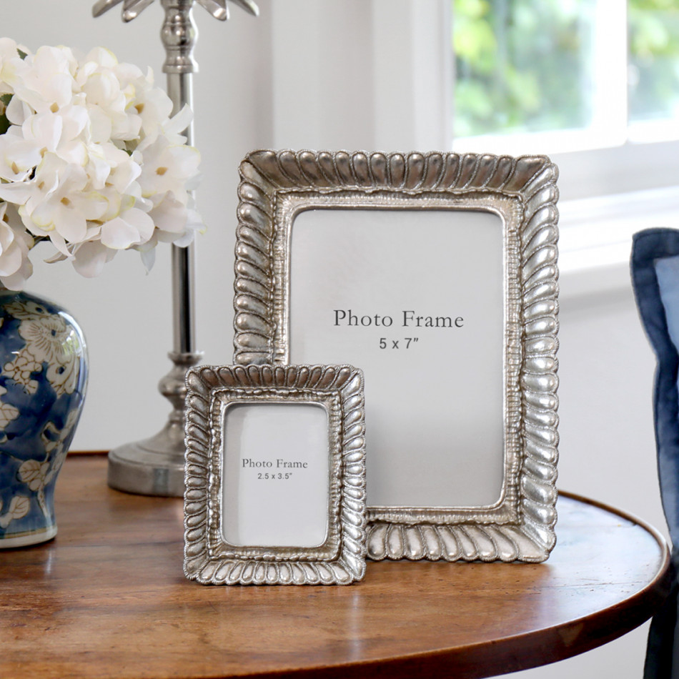 Large Gatsby Fanned Rectangle Fan Photo Frame - 5x7inch, a display frame for a photograph or print