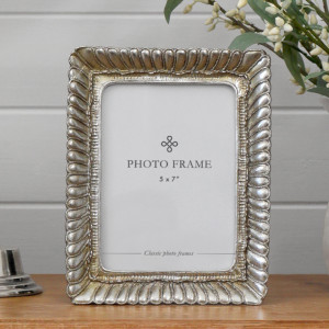 Large Gatsby Fanned Rectangle Fan Photo Frame - 5x7inch, designed to display a favourite photograph or small artwork