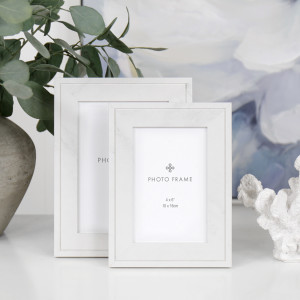 Carrara White Photo Frame 4x6", a display frame for a photograph or print