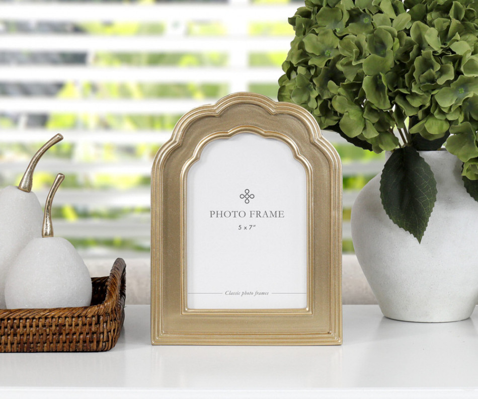 Chesham Gold Satin Arch Frame 5x7