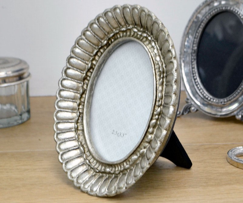 Petite Highgrove Oval Photo Frame - Pewter Finish