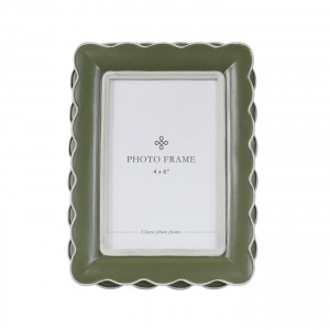 Portman Green Scallop Photo Frame 4x6", a display frame for a photograph or print