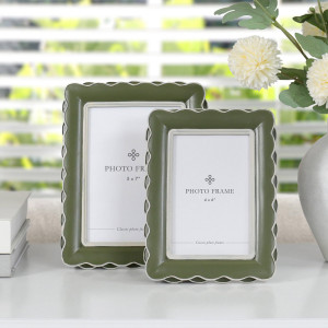 Portman Green Scallop Photo Frame 4x6", designed to display a favourite photograph or small artwork